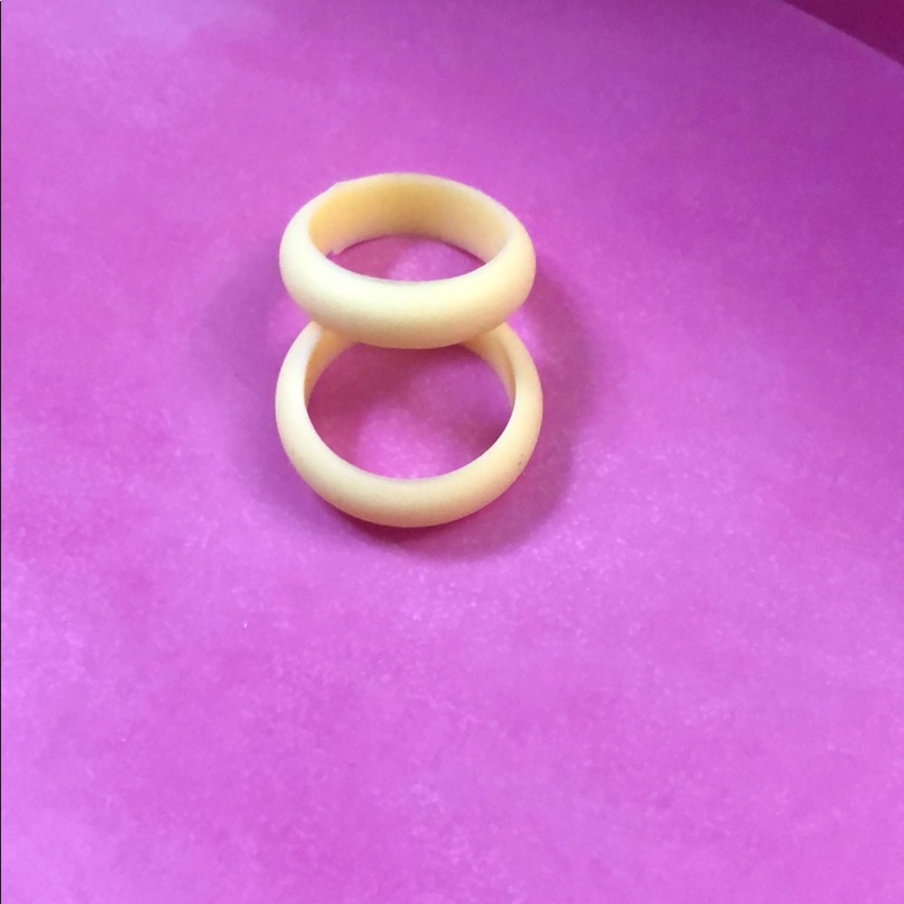 Yellow slim size 7 silicone ring